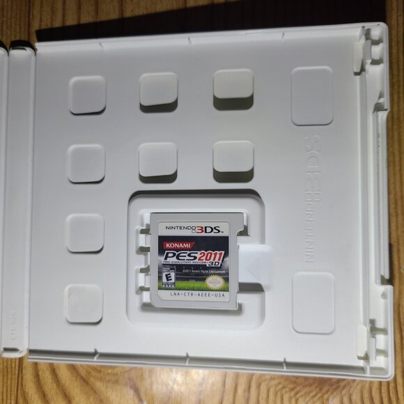 PES 2011 Pro Evolution Soccer 3D Nintendo 3DS game (CIB) - Picture 4 of 6